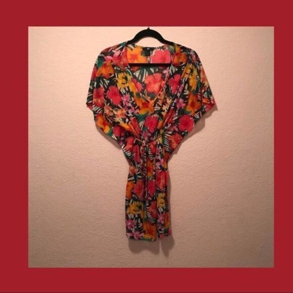 NWOT. H&M Swimsuit floral coverup.​ - Picture 3 of 9